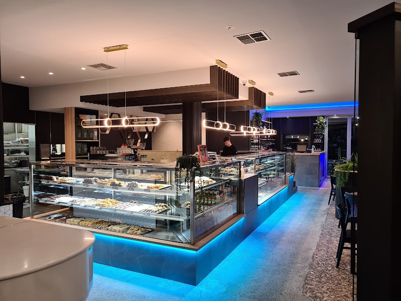 Melissa Cakes Cafe Bar.