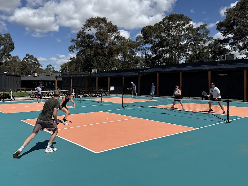 Swing & Serve - Pickleball, Golf Simulators & Mini Golf Bundoora