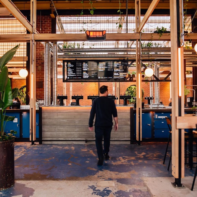 Stomping Ground Brewery & Beer Hall - Morris Moor