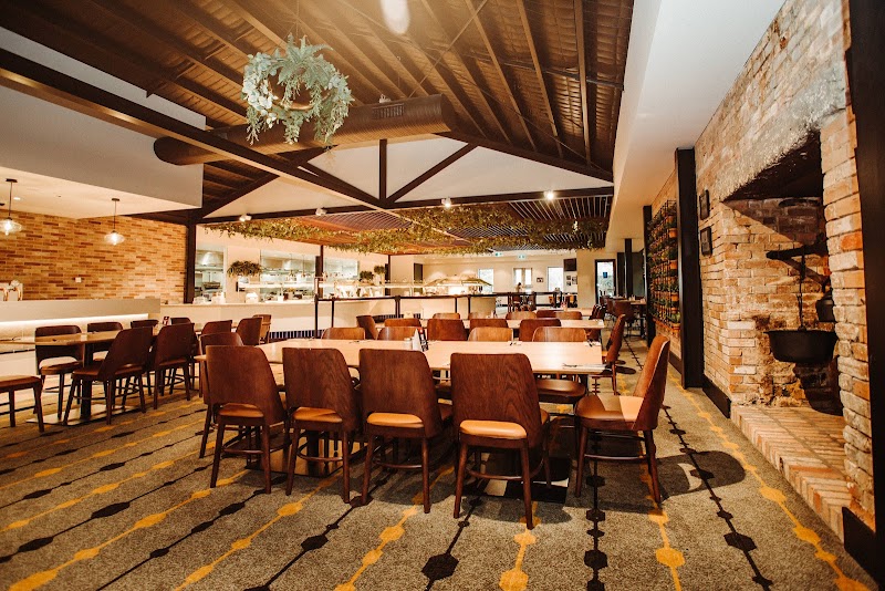 Castello's Pakenham International Buffet Hotel