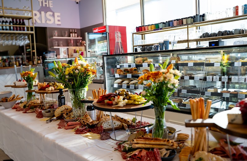 The Rise Pizzeria Cafe