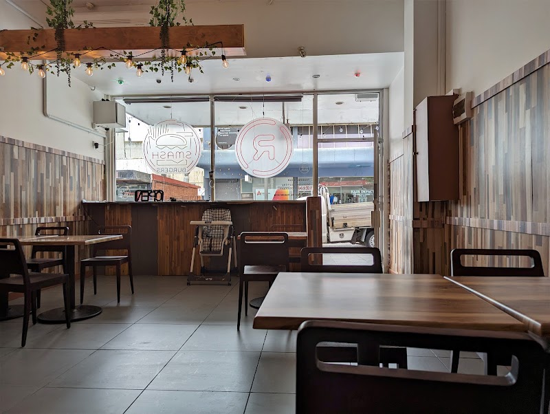 Rizin's Smash Burgers